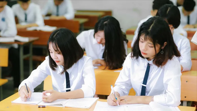 Bộ Chính trị đã ban hành Nghị quyết số 71-NQ/TW về đột phá phát triển GD-ĐT với nhiều nội dung mới