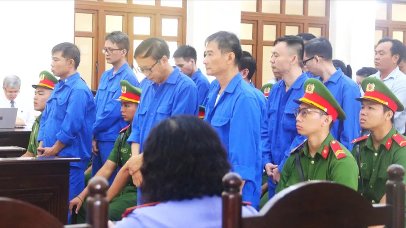 Các bị cáo tại phiên tòa diễn ra ngày 26-9