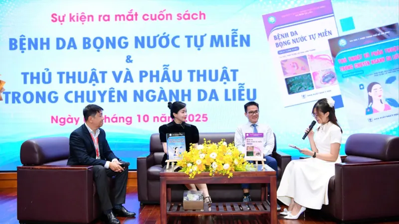 Ra mắt hai ấn phẩm về chuyên khoa da liễu