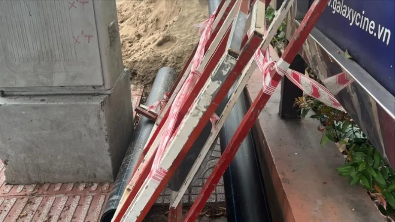 TPHCM siết chặt quản lý và sử dụng tạm thời lòng đường, vỉa hè