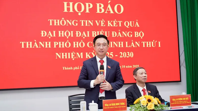 Không ngừng đổi mới tư duy, hành động quyết liệt vì sự phát triển của thành phố và hạnh phúc của người dân