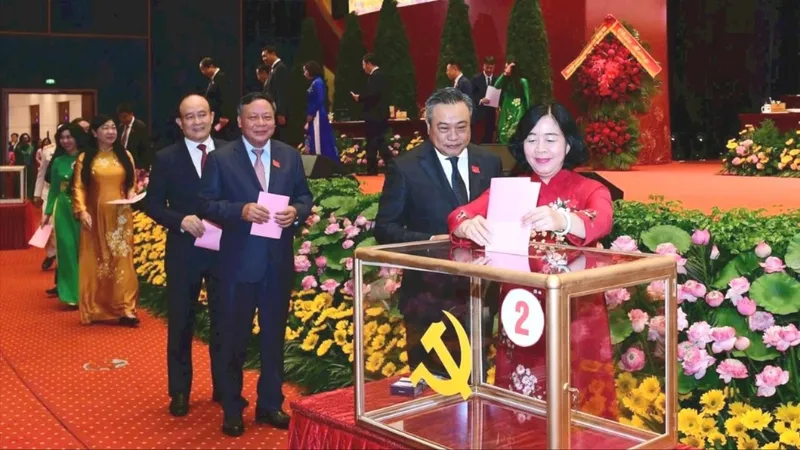 Đồng chí Bùi Thị Minh Hoài tái đắc cử Bí thư Thành ủy Hà Nội