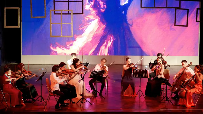Các nghệ sĩ Việt - Pháp cùng trình diễn những giai điệu rực rỡ trong vở opera kinh điển "Carmen" của Georges Bizet. Ảnh: THÚY BÌNH