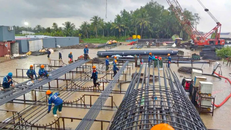 ĐBSCL: Lũ kết hợp triều cường gây lở đê, ngập nặng nhiều nơi