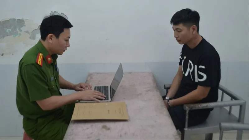 Cơ quan Công an lấy lời khai của Bàn Văn Vỹ
