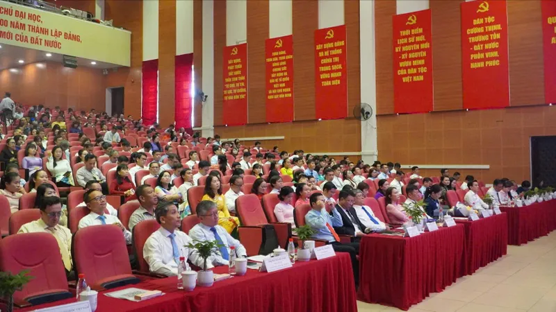 TPHCM: Trường học khó khăn về sân chơi, bãi tập cho học sinh