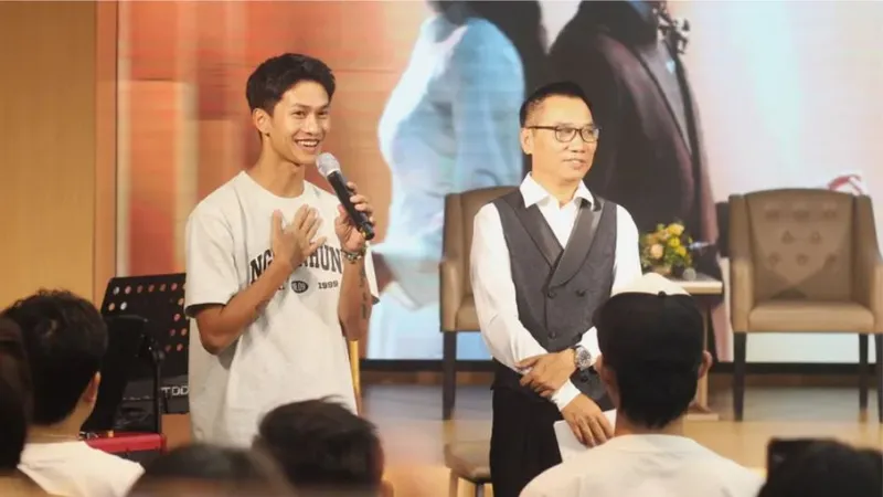 Tác giả của ca khúc Còn gì đẹp hơn chia sẻ tại Hà Nội