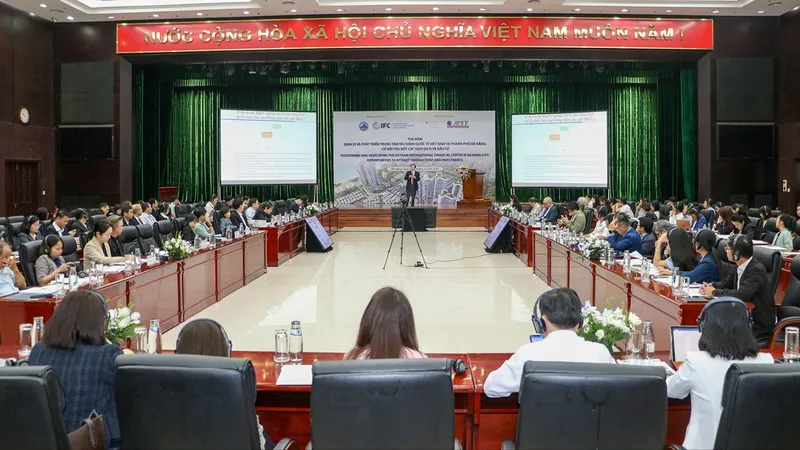 Quang cảnh tọa đàm. Ảnh: XUÂN QUỲNH