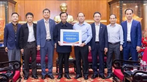 Tấm lòng của Hiệp sĩ Đại Thánh giá Lê Đức Thịnh hướng về vùng bão lũ