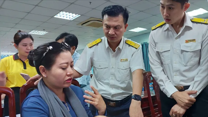 Cấp tập hỗ trợ, hướng dẫn hộ kinh doanh chuyển từ hộ khoán sang kê khai
