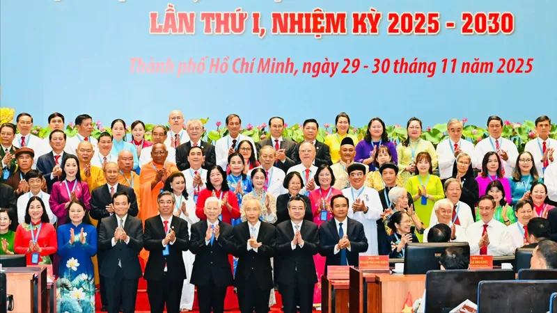 Ra mắt ủy viên Ủy ban MTTQ Việt Nam TPHCM khóa I, nhiệm kỳ 2025-2030