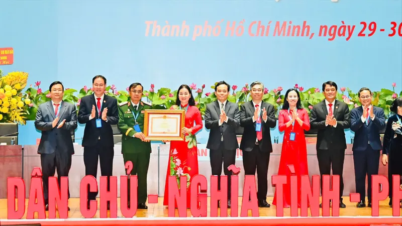Ủy ban MTTQ Việt Nam TPHCM đón nhận Bằng khen của Thủ tướng Chính phủ