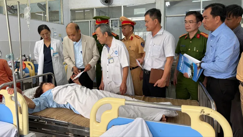 Lãnh đạo UBND TP Đà Nẵng thăm, động viên nạn nhân trong vụ tai nạn khiến 4 người chết