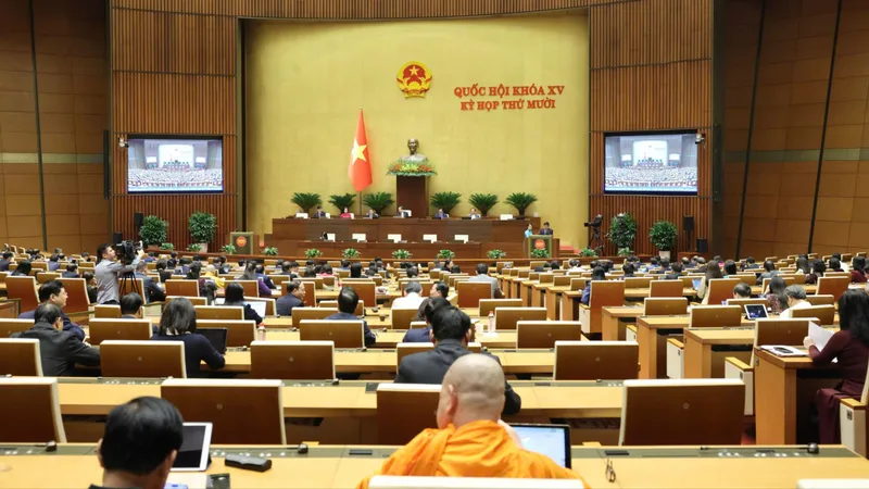 Phiên họp sáng 11-12. Ảnh: QUANG PHÚC