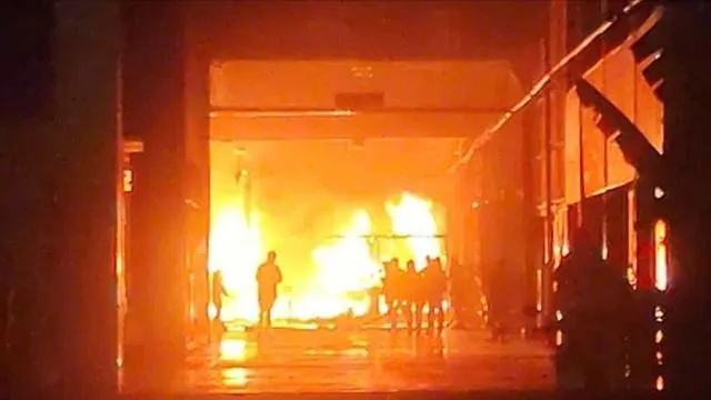 Cháy showroom ô tô ở xã Xuân Thới Sơn