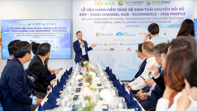 Đại diện Menas Group và các đối tác chia sẻ về nền tảng chuyển đổi số ERP - Omni Channel Hub trong sự kiện 