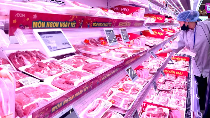 Quầy thịt heo tại AEON Tạ Quang Bửu, TPHCM (ẢNH: HOÀNG HÙNG)