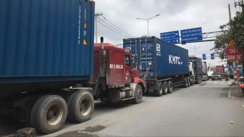 Đề xuất làm đường liên cảng 8.782 tỷ đồng để "gỡ" kẹt xe cửa ngõ cảng Cát Lái