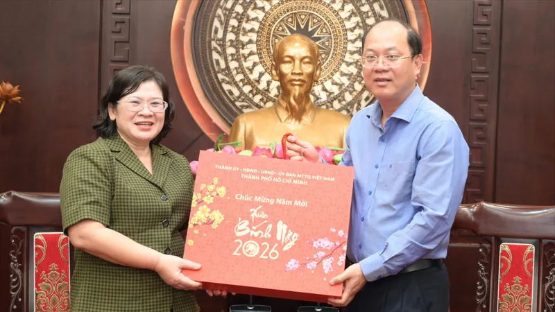 Bí thư Tỉnh ủy Cà Mau Nguyễn Hồ Hải thăm, chúc tết Đảng bộ, chính quyền và nhân dân TPHCM