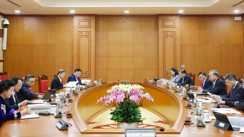 Tổng Bí thư Tô Lâm chủ trì phiên họp của Ban Bí thư để cho ý kiến về báo cáo một số tình hình nổi bật triển khai thực hiện Chỉ thị số 55-CT/TW, ngày 22-12-2025 của Ban Bí thư về việc tổ chức Tết Bính Ngọ 2026. Ảnh: Thống Nhất/TTXVN