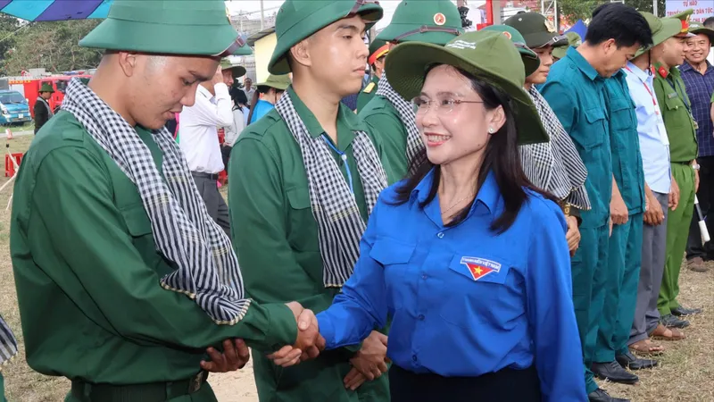 Thanh niên TPHCM sẵn sàng lên đường nhập ngũ