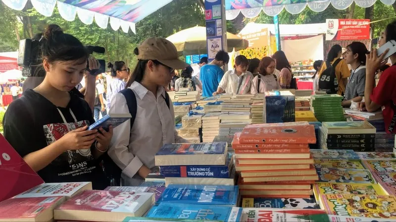Thực hành sáng tạo sách ảnh thủ công