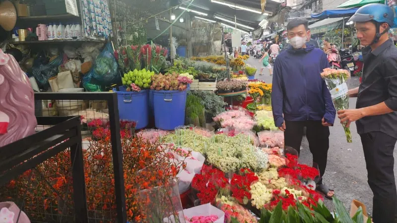 Hoa tươi hút khách trước Ngày Quốc tế Phụ nữ