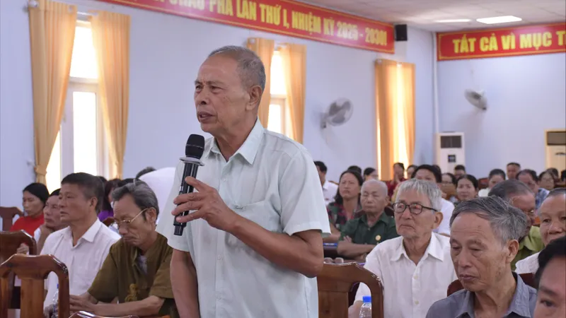 Cử tri xã Châu Pha mong người dân vùng ven được tiếp cận y tế chất lượng cao