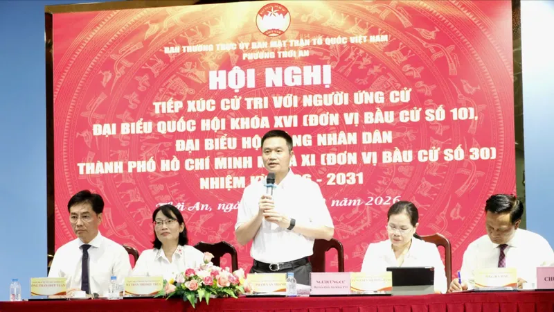 Cử tri TPHCM đề nghị có giải pháp bình ổn thị trường xăng dầu