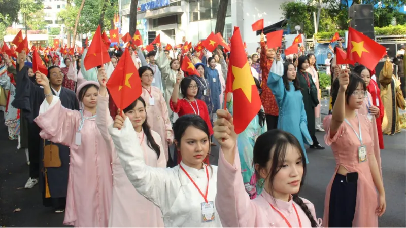 Hàng ngàn bạn trẻ rộn ràng cùng Ngày hội Tóc xanh Vạt áo 2026