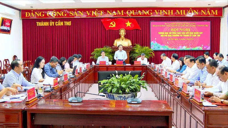 Đồng chí Trần Đức Thắng, Ủy viên Bộ Chính trị, Bộ trưởng Bộ NN-MT phát biểu tại buổi làm việc