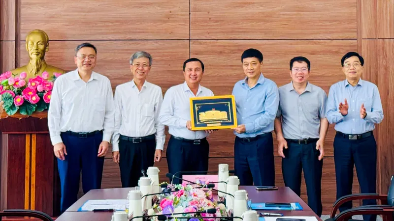 Phó Chủ tịch Quốc hội Vũ Hồng Thanh: Côn Đảo chủ động đề xuất cơ chế nhằm phát huy lợi thế