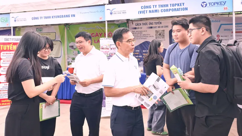 Hơn 1.600 cơ hội việc làm cho sinh viên