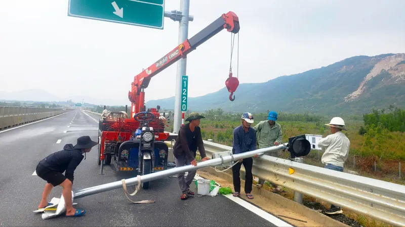 Gấp rút chuẩn bị thông xe 178km đường cao tốc Bắc - Nam phía Đông