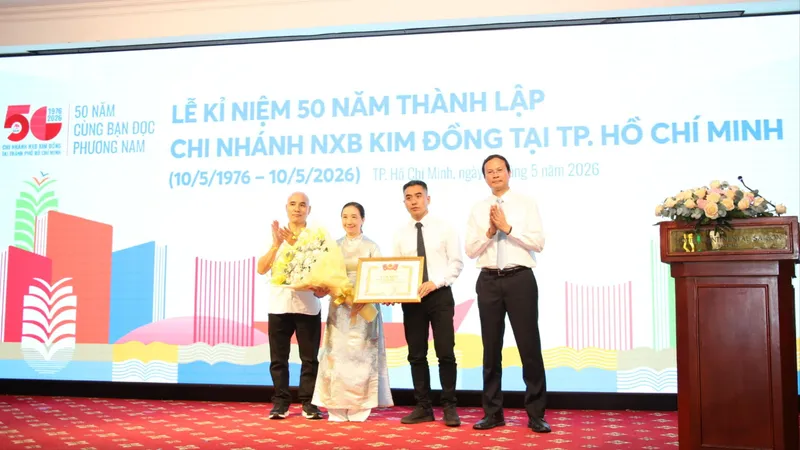 Chi nhánh NXB Kim Đồng tại TPHCM nhận Bằng khen của Trung ương Đoàn