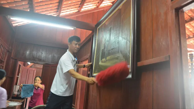 Lau dọn tại Di tích lịch sử nhà má Tám Nhung