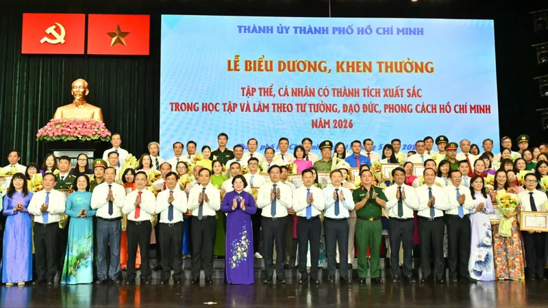 Tôn vinh những điển hình làm đẹp TPHCM