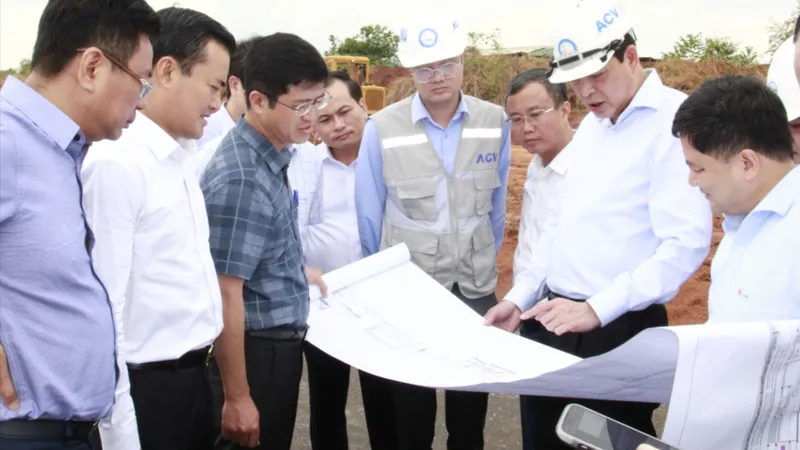 Khảo sát, tìm phương án đầu tư hạ tầng đường sắt kết nối sân bay Long Thành
