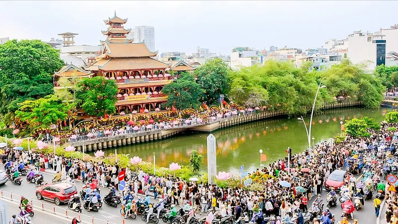 Lan tỏa tinh thần nhân ái mùa Phật đản