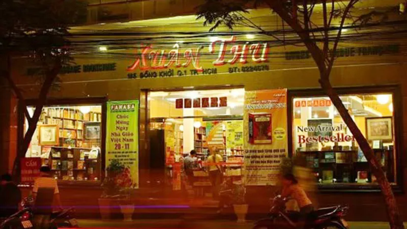 Nhà sách Xuân Thu trên đường Đồng Khởi