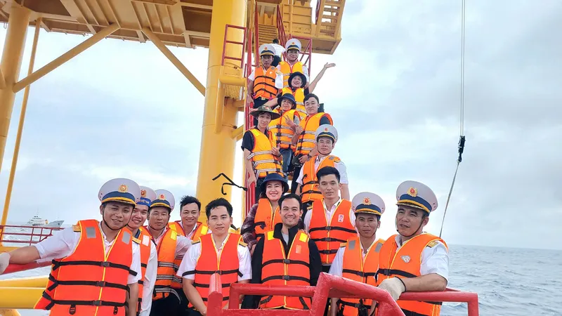 Đón xuân giữa trùng khơi