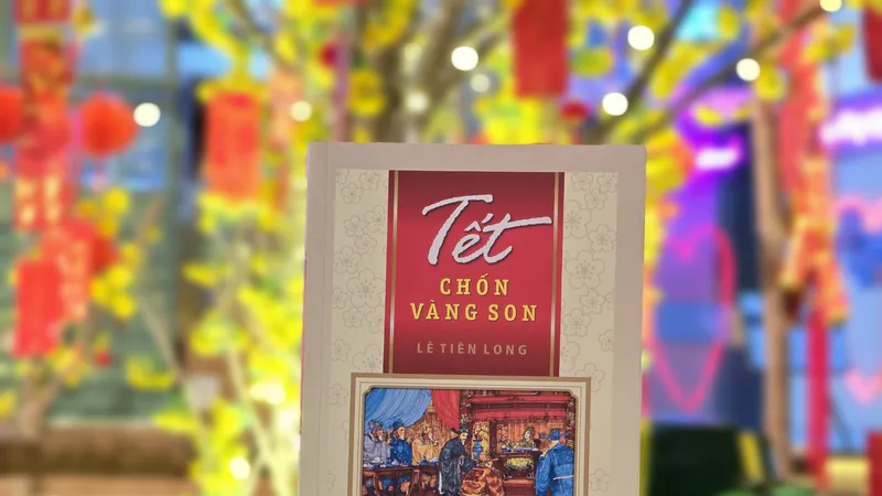 "Tết chốn vàng son" do NXB Tổng hợp TPHCM ấn hành trong dịp Tết Ất Tỵ 2025
