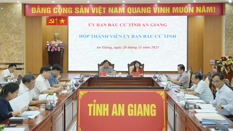 Quang cảnh cuộc họp