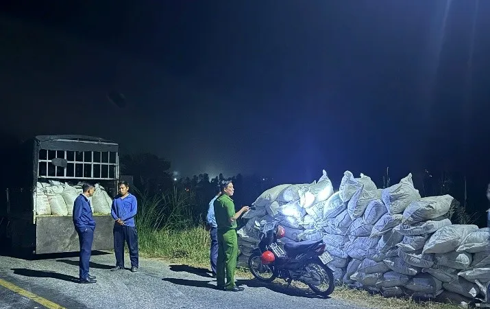 Tang vật cùng phương tiện bị tạm giữ. Ảnh: Công an cung cấp