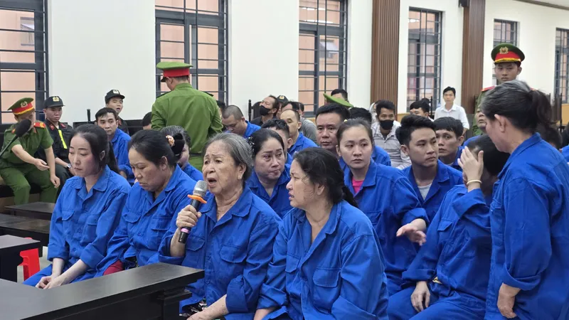 Các bị cáo trong đường dây môi giới mại dâm, mua dâm người dưới 18 tuổi và hiếp dâm người dưới 16 tuổi