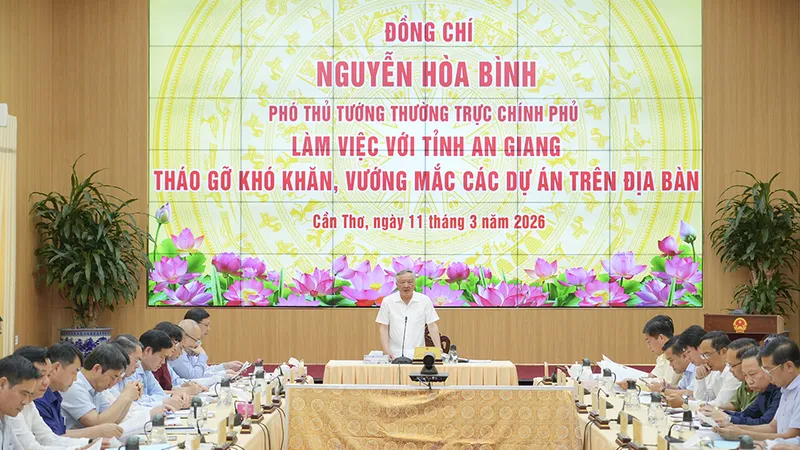 Quang cảnh buổi làm việc (ẢNH: NAM KHÔI)