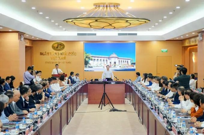 Central bank urges rate cuts to support economy