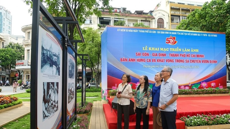Photo exhibition showcases Ho Chi Minh City’s 50 years of growth