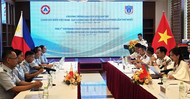 Vietnamese and Philippine young coast guard officers hold first exchange program