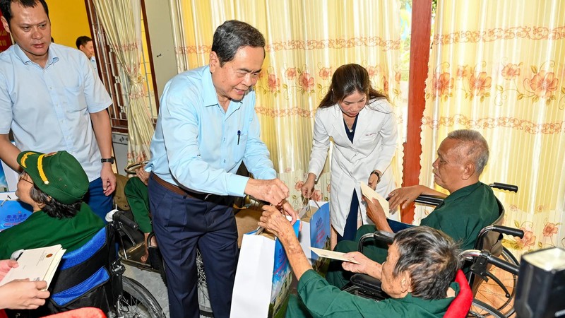 National Assembly Chairman visits veterans ahead of War Invalids and Martyrs Day